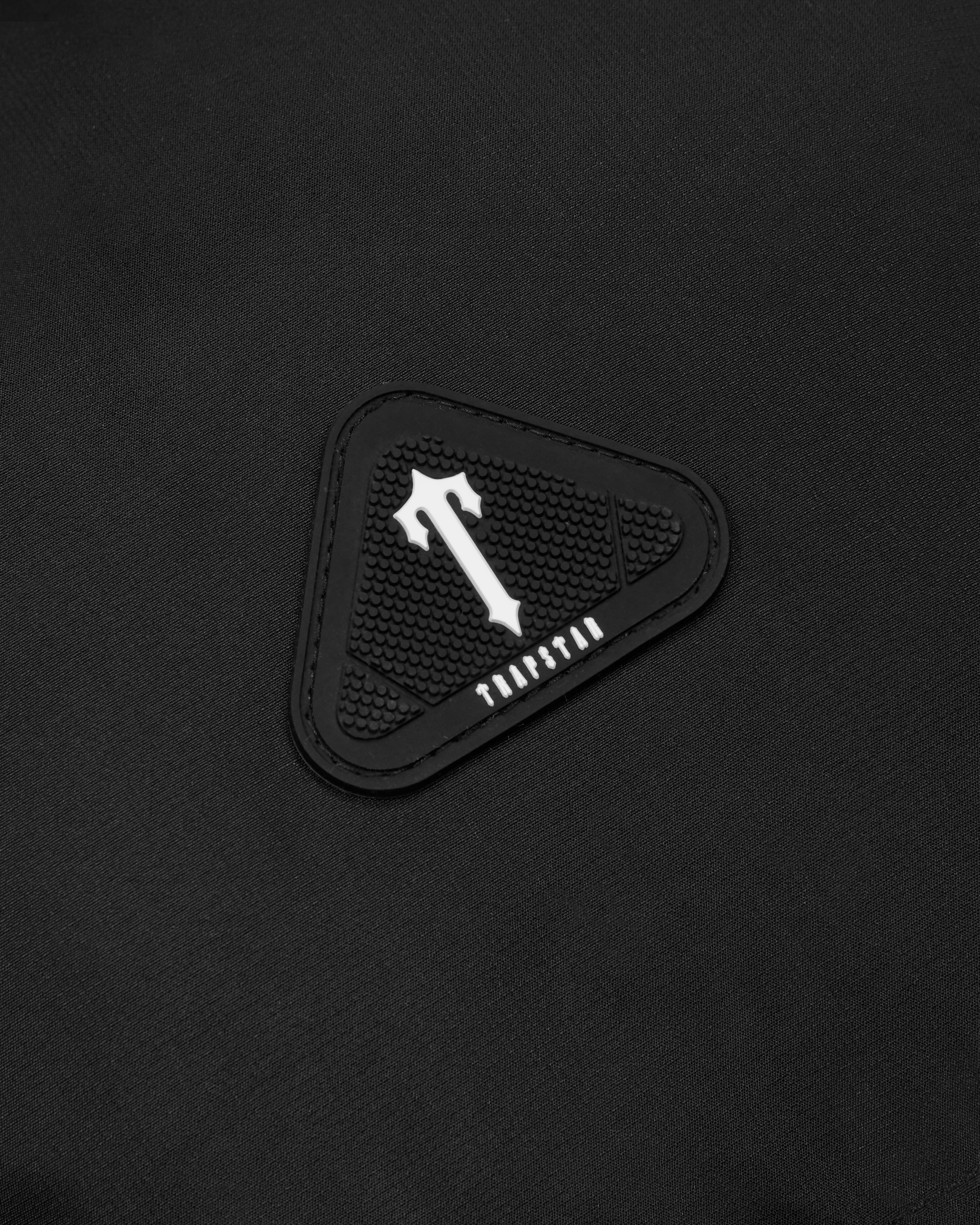 AW25 Irongate Arch Puffer - Black