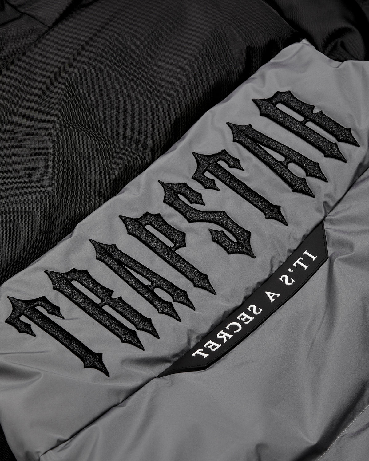 Decoded AW23 Puffer - Black/ Grey